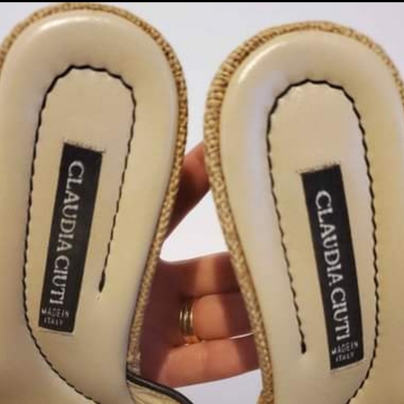 Claudia Ciuti Wedge Size 5.5M Shoes EUC - Picture 3 of 7